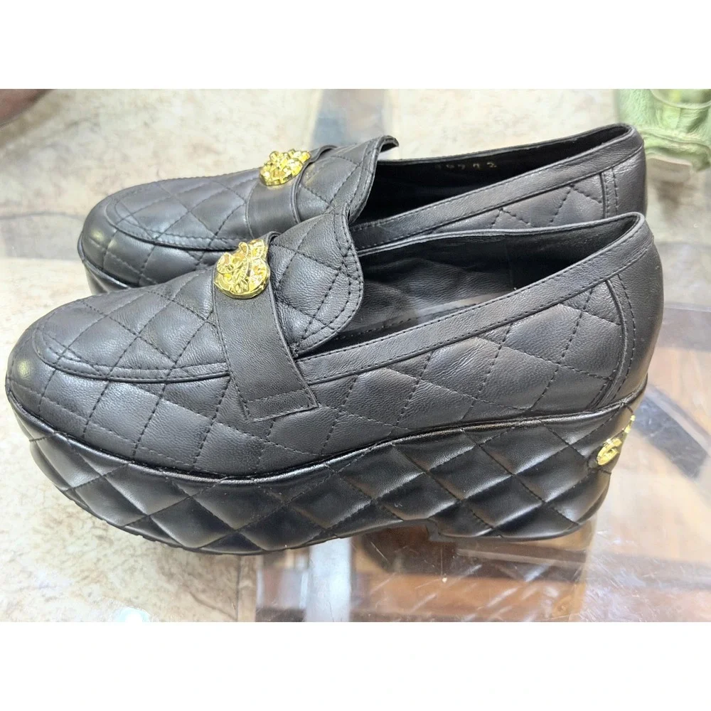 Chanel Black Quilted Leather Heart CC Logo Platform Loafers G39732 39C - Picture 5 of 8